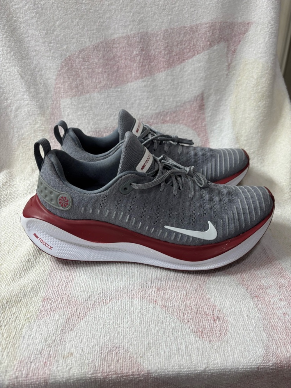 Nike ReactX Infinity Run 4
Cool Grey University Red White Women’s Sz 9.5